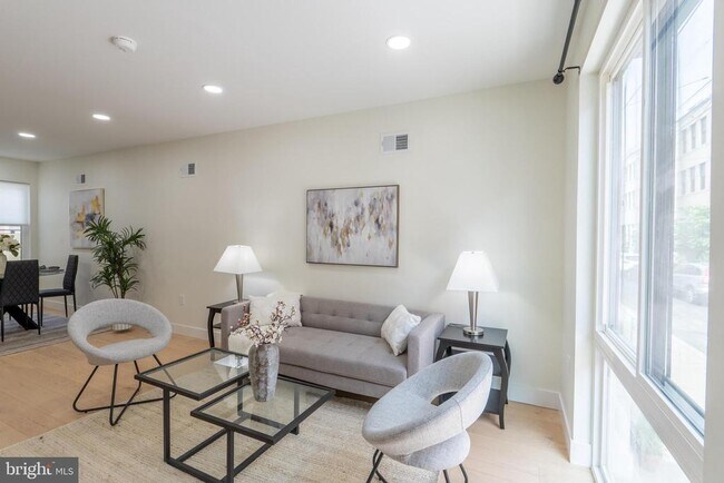 Foto del edificio - 622 McClellan St