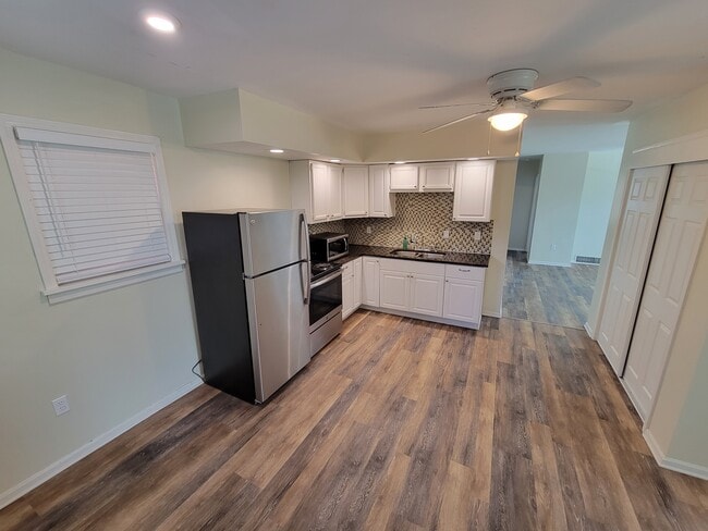 Building Photo - 3416 Hancock Ave