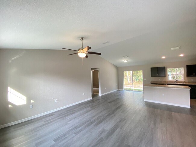 Foto del edificio - Custom Home - Desirable SW Dunnellon Neighborhood 3/2/2  Won't Last