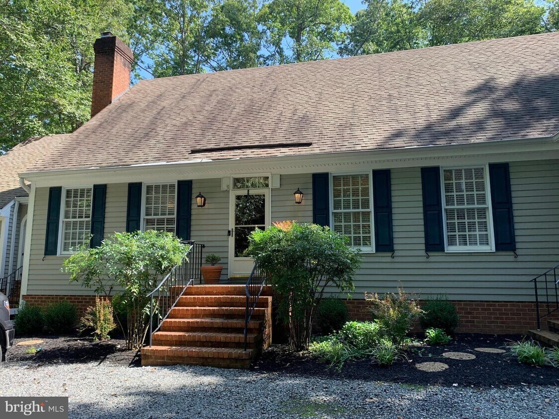 115 Bluff Point Rd, Fredericksburg, VA 22407 House Rental in