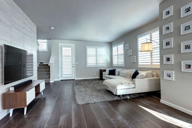 Foto del edificio - Evolve Real Estate: AVAILABLE 8/1/25! Stun...
