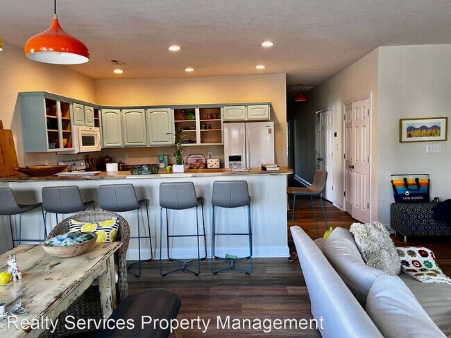 Foto del edificio - 2 br, 2 bath House - 101 Duncraig Dr Unit 214
