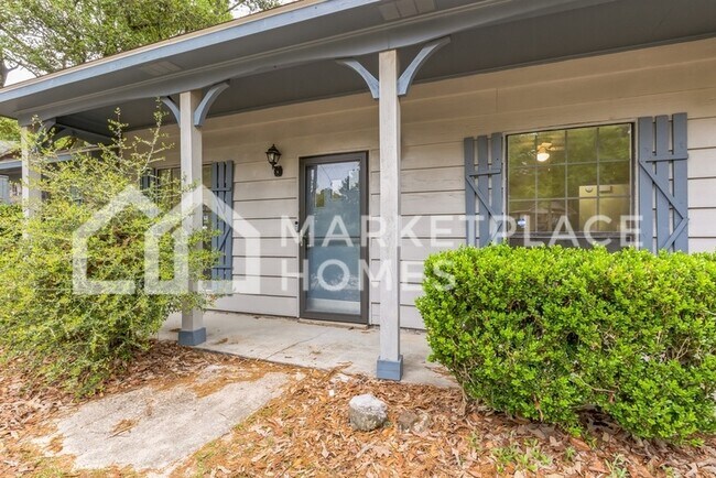 Building Photo - 4231 Tara Dr N