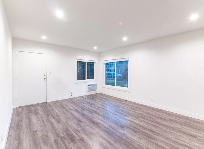 living room - 1942 S Sherbourne Dr