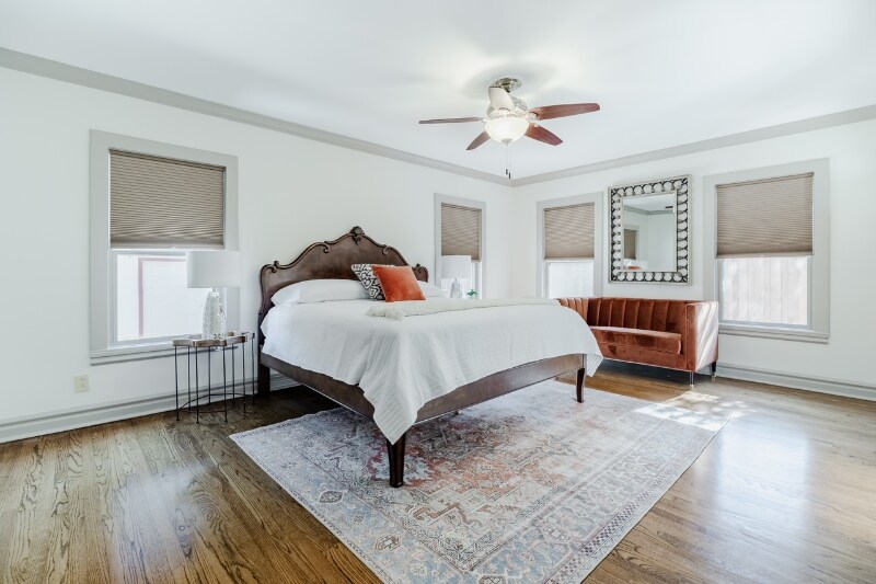 Foto principal - 915 Stewart Dr