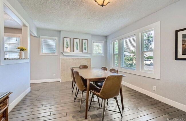 Building Photo - Welcome to the heart of Edgewater!