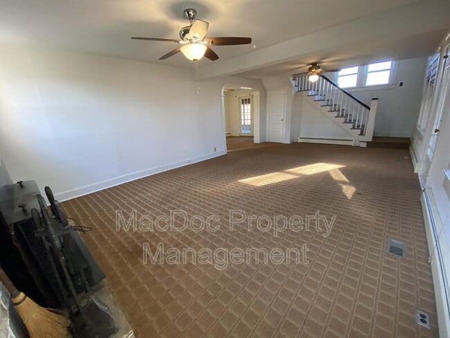 Foto del edificio - 885 Truslow Rd