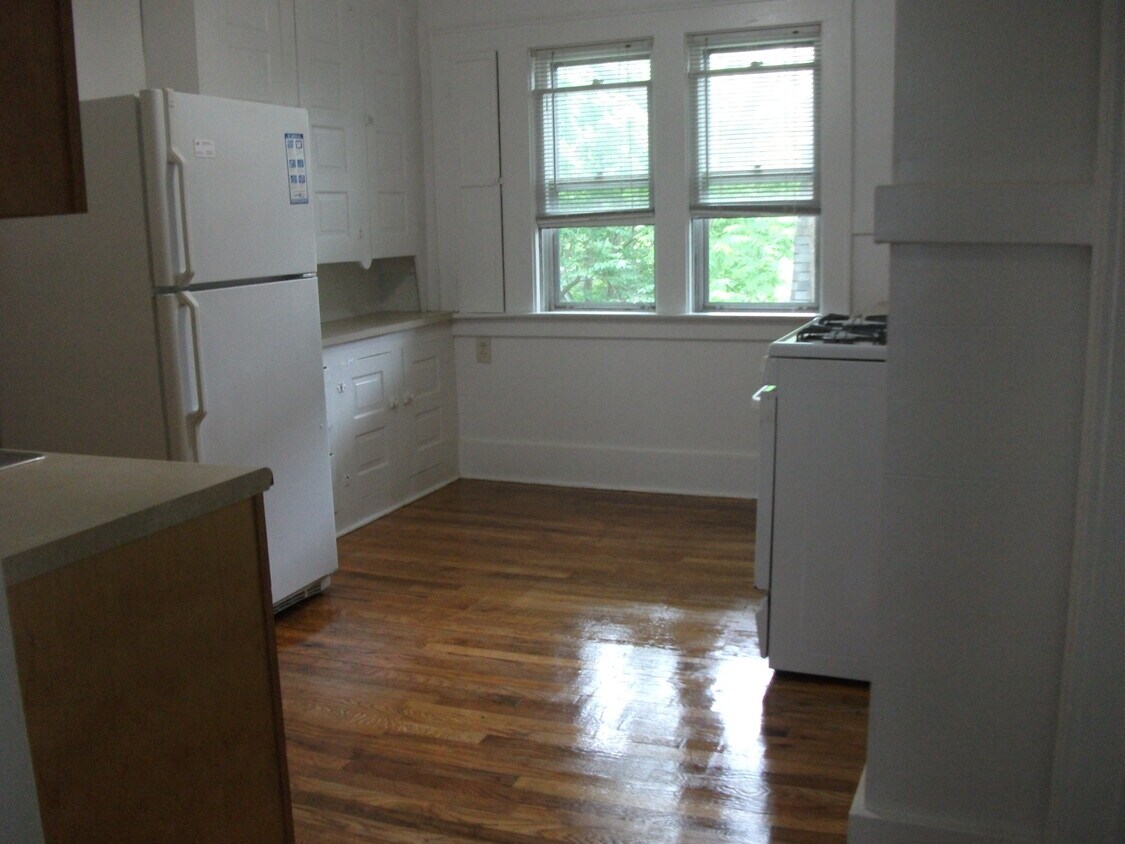 Primary Photo - 232 Kensington Pl