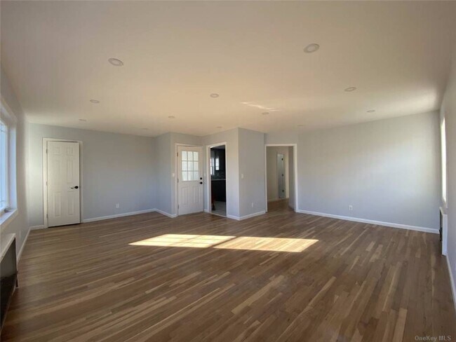 Building Photo - 391 Cochran Pl