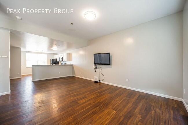 Foto del edificio - Available Fall 2025! 3 Bedroom Townhome in...