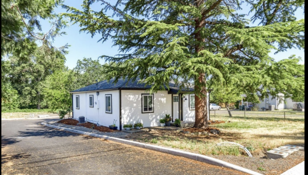 Foto principal - 657 Oak St