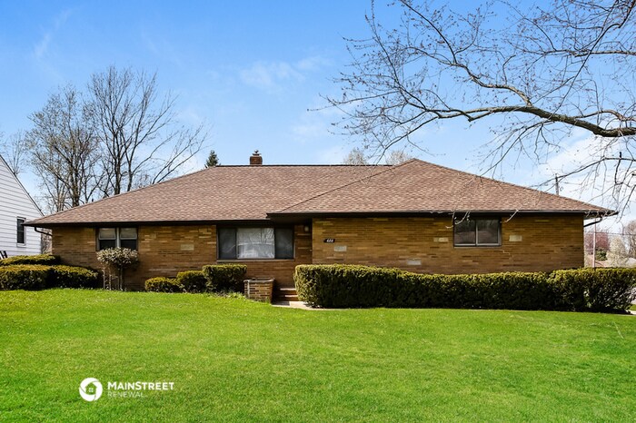 Primary Photo - 688 Radford Dr
