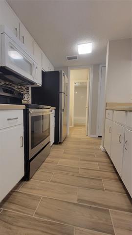 Foto del edificio - 4615 Country Creek Dr