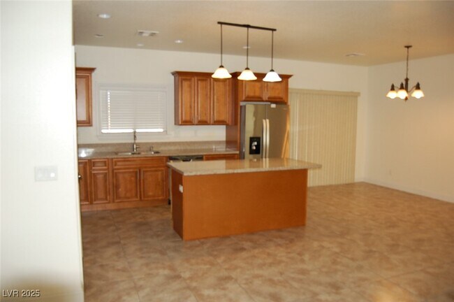 Foto del edificio - 4920 Honey Locust Dr