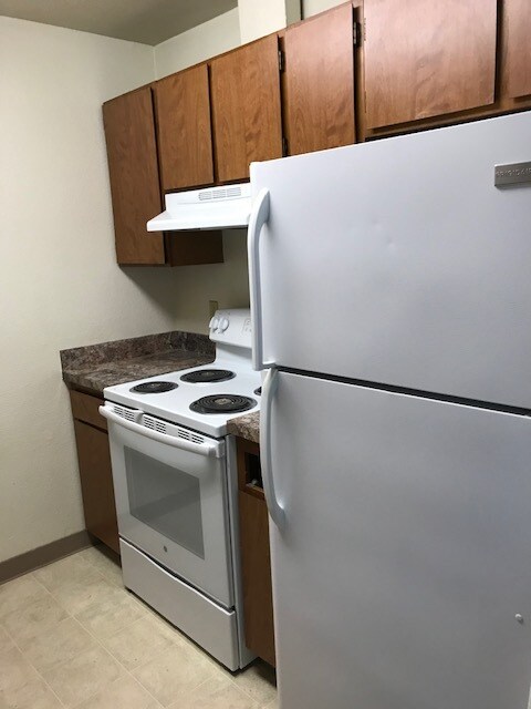 Kitchen - 8020 Greenwood St