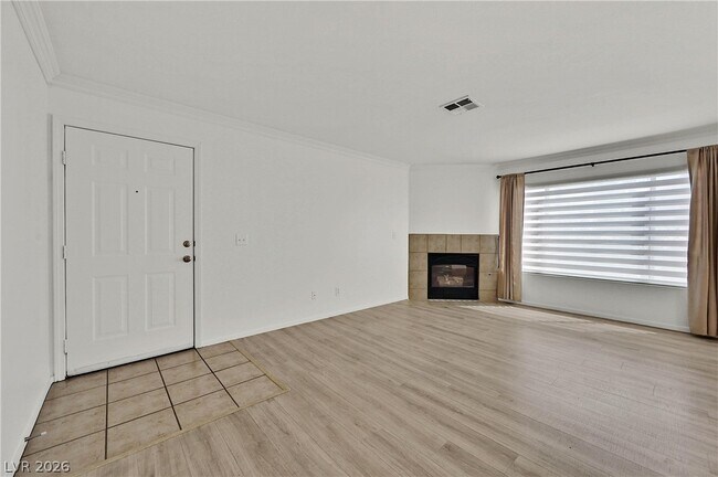 Building Photo - 350 S Durango Dr