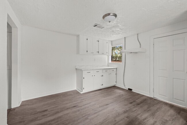 Foto del edificio - 253 John Morris Ave