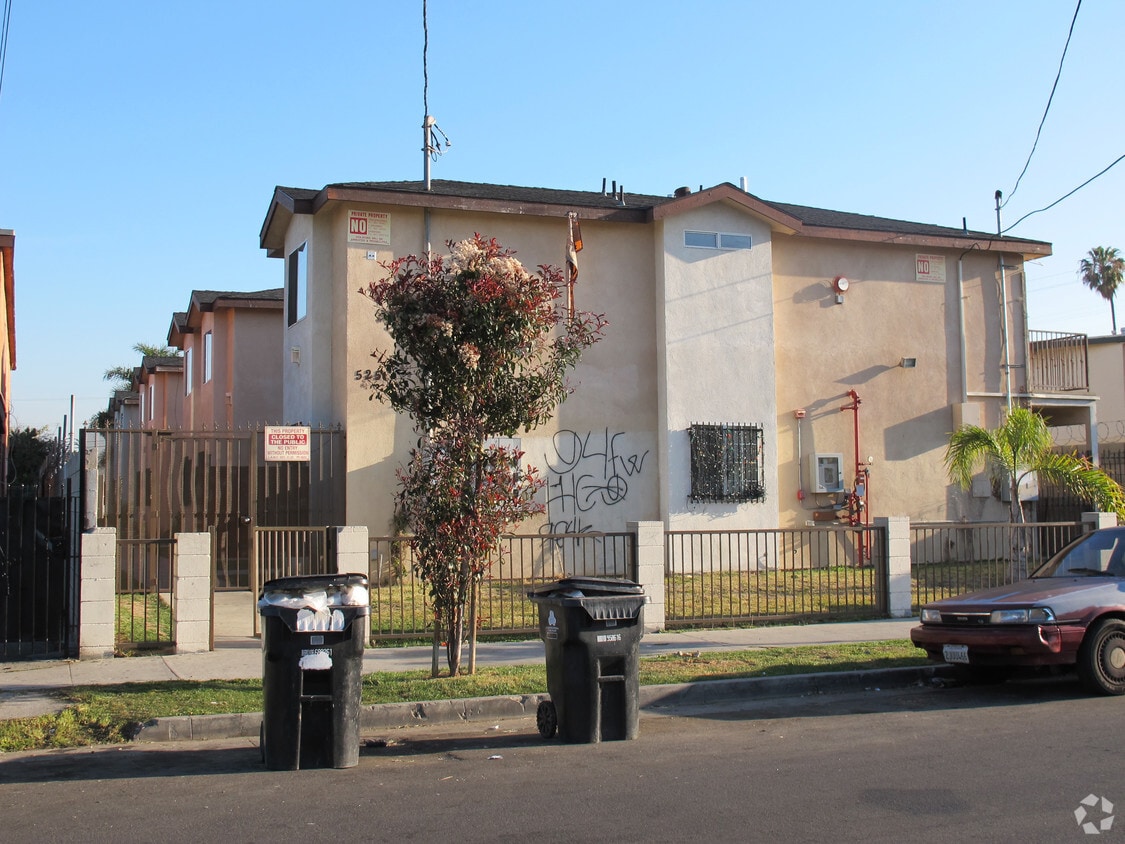 Building Photo - 525 W Colden Ave