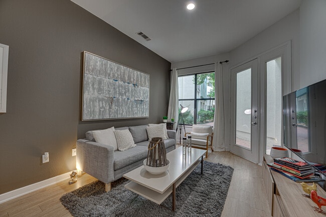 Building Photo - The Montrose