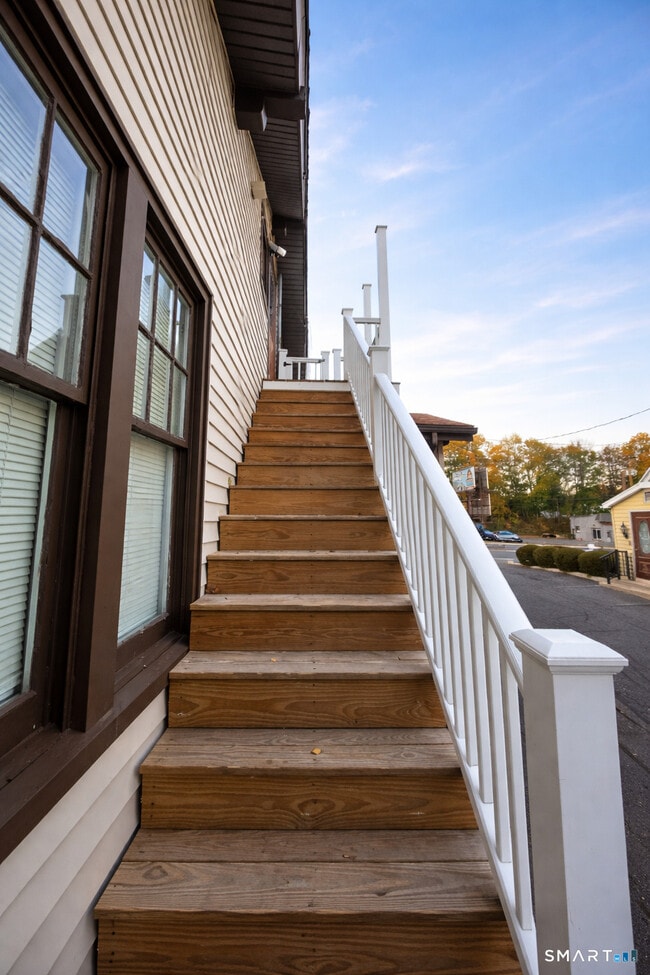 Foto del edificio - 466 Derby Ave