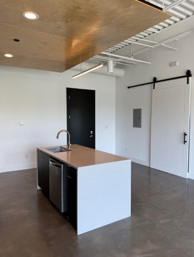 Foto del edificio - The Icon - Suite 305 - ONE MONTH FREE!