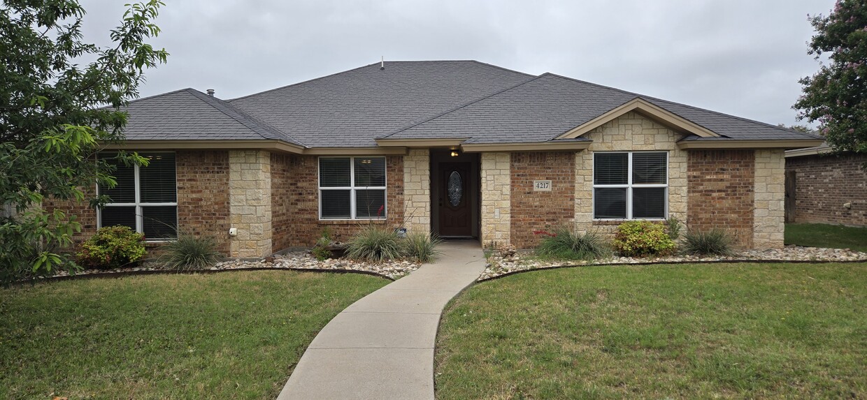 Foto principal - 4217 Lexington Pl