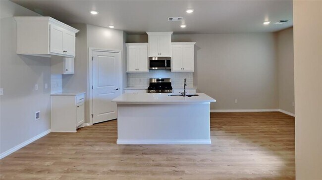 Building Photo - Luxury NEW 1 Bedroom 2 Bathroom Cottage in 55+ Community (Gated Community)- **LEASING SPECIAL**