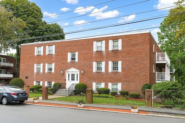 Building Photo - 276 Albion St