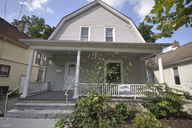 Building Photo - 3 br, 1 bath House - 211 E. Kingsley St  H...