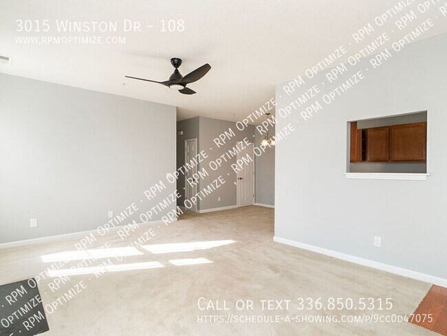 Foto del edificio - 3015 Winston Dr