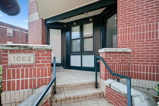 Building Photo - 1662 N Quinn St