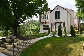 Building Photo - 3552 Irving Ave S