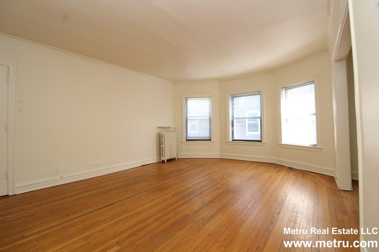 Primary Photo - 4310 N Ashland Ave
