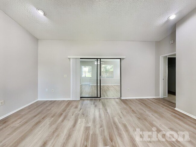 Building Photo - 1203 70th Dr E