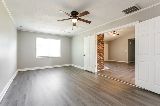 Building Photo - Stunning 3 Bedroom Home in Piedmont, SC