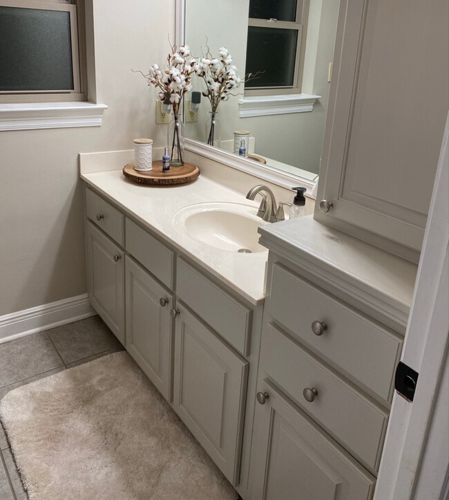 Foto del edificio - 16027 Belle Brittany Ave