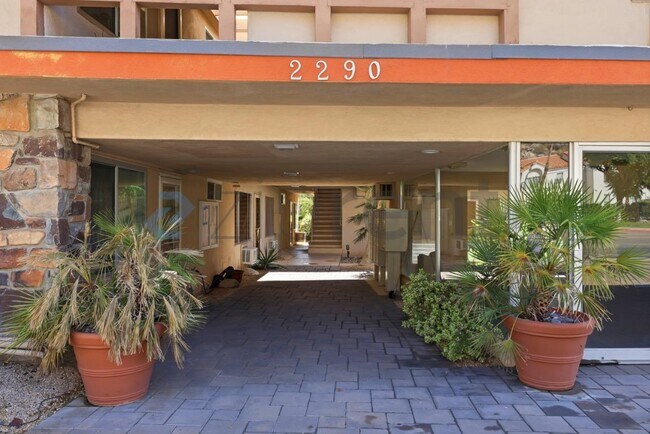 Building Photo - Unit 17