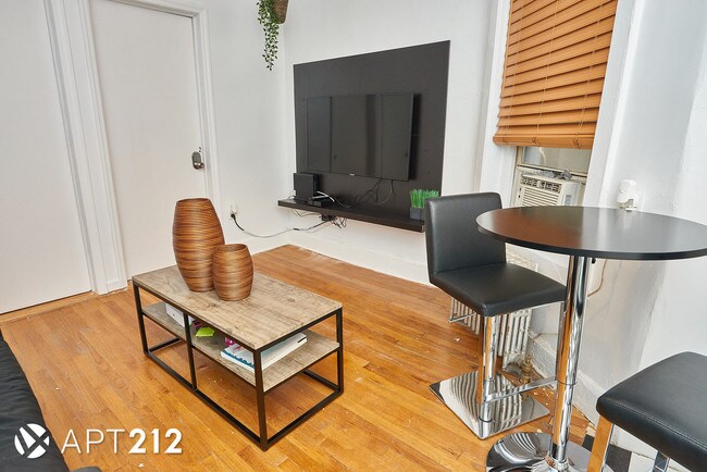 Foto del edificio - 251 Elizabeth St