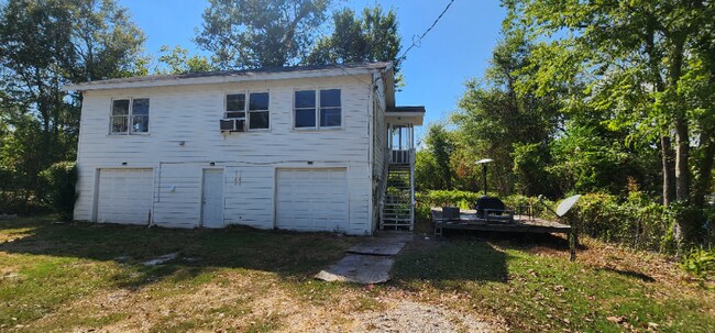 Building Photo - 605 N 4th St