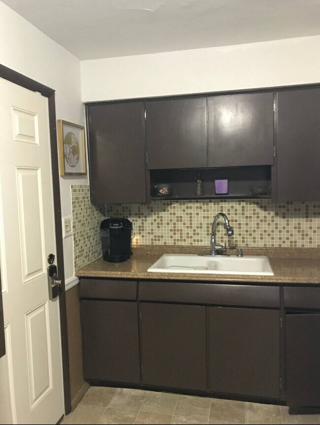 Foto del edificio - 990 Lenore Ave