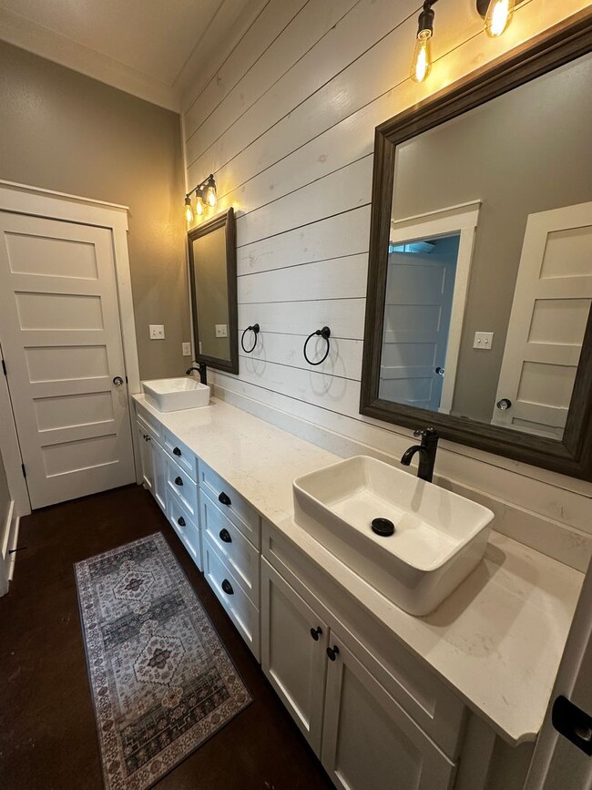Building Photo - Check Out this 3 bed 2 bath in Bossier!!