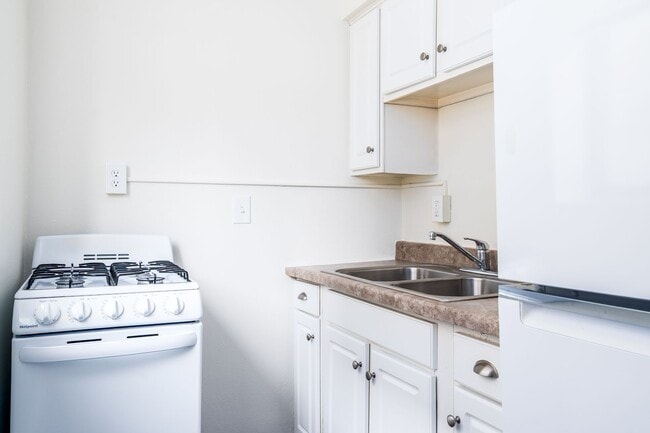 Interior Photo - 2009 Bryant Ave S