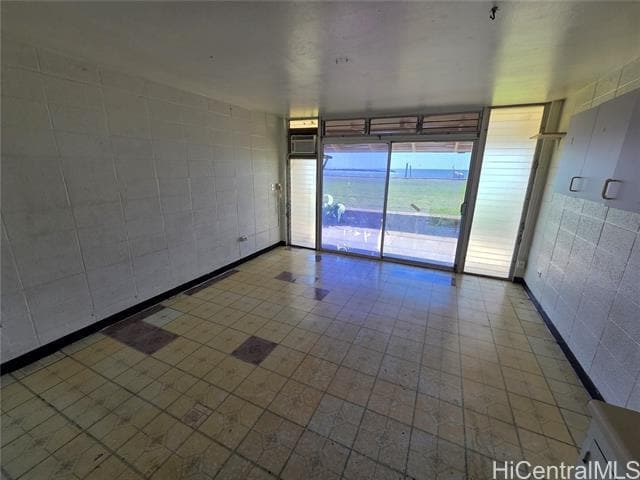 Building Photo - 85-933-933 Bayview St