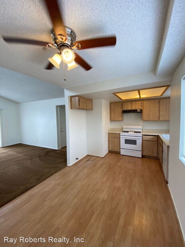 Building Photo - 7916-7924 Stark Drive