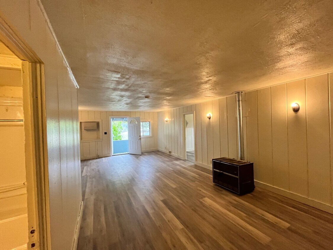 Foto principal - North Fork -2 Bedroom Unit