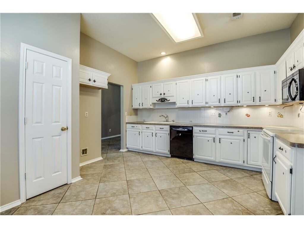 Building Photo - 5106 Feather Crest