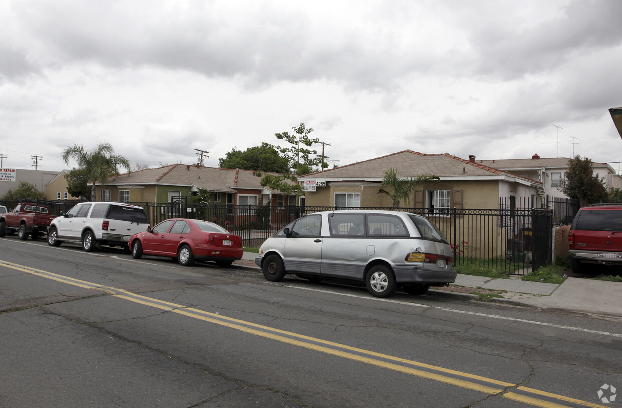 Primary Photo - Pacific Paradise Apartments