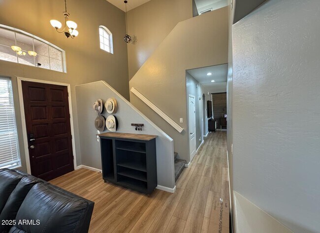 Foto del edificio - 13781 W Vernon Ave