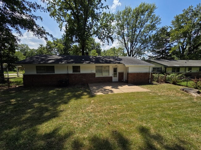 Building Photo - 2321 Noll Dr