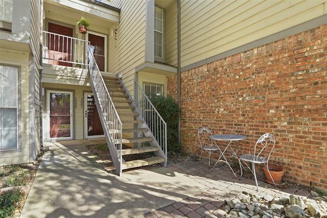 Building Photo - 2535 Wedglea Dr